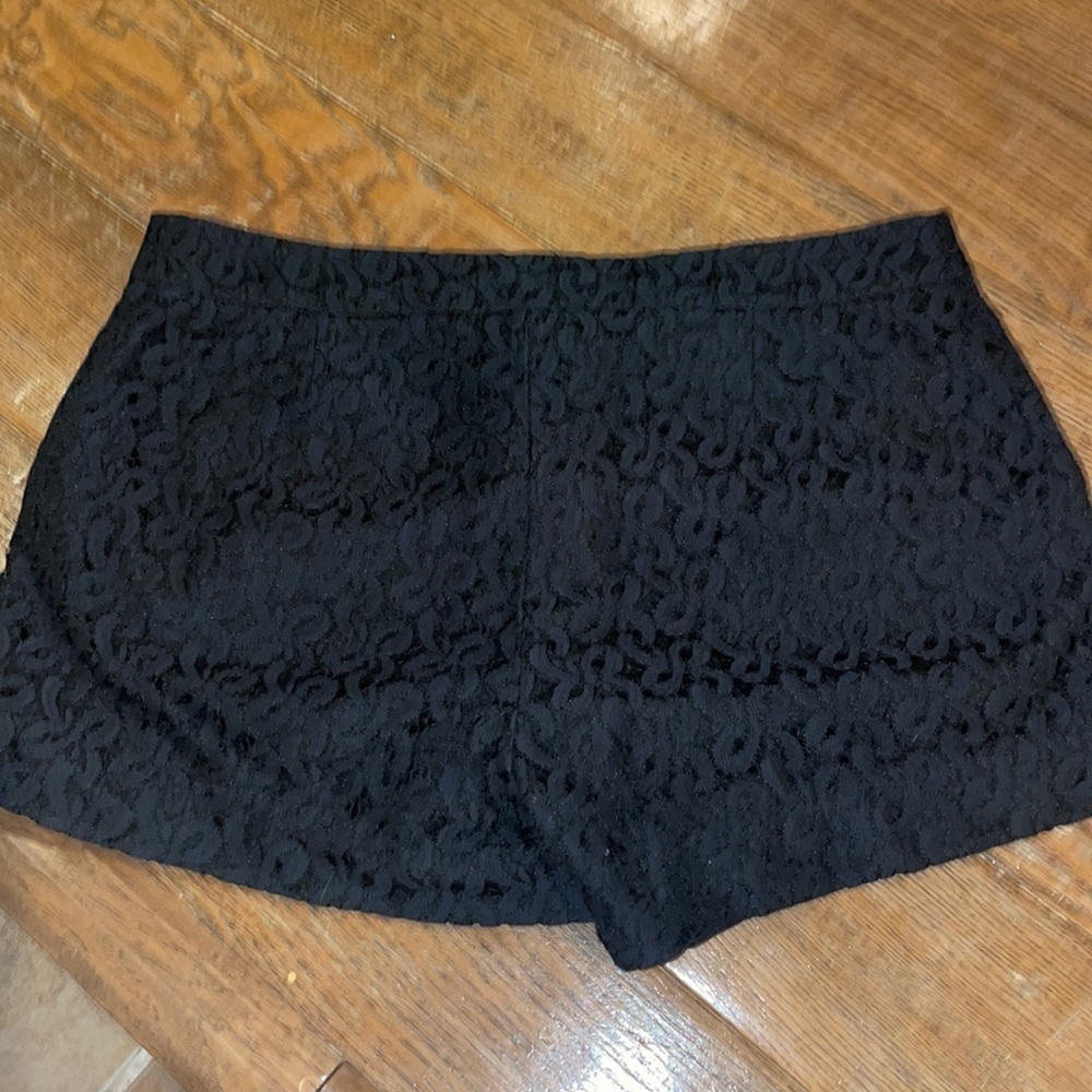 Nicole by Nicole Miller Black Lace Shorts Size 8 - Picture 5 of 6